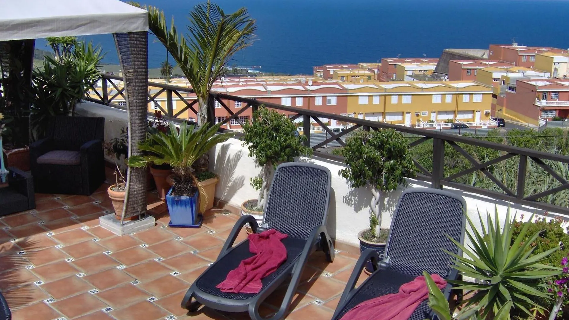 Ferienwohnung Mit Kleiner Innenhof-Terrasse Im Mediterranen Stil イコー・デ・ロス・ビノス スペイン